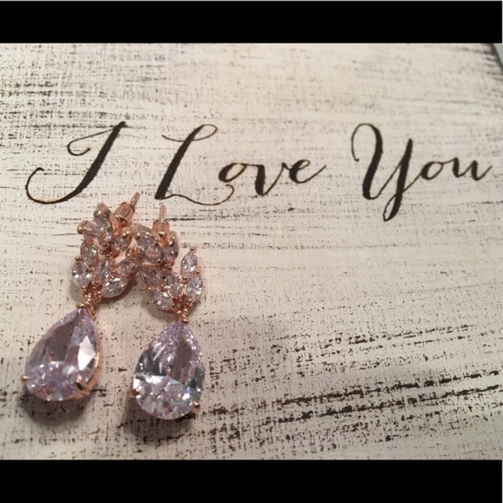 Rose gold leaf drop earrings pear cut - Picture 3 of 5
